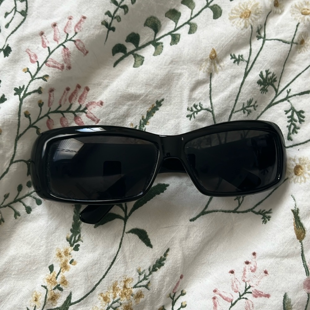 Black Rectangle Sunglasses